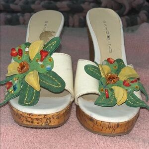 Bandolino Women's White and Green Platform Sandals